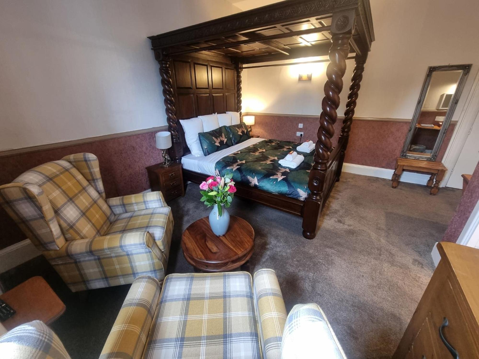 Roy Bridge Hotel Fort William Exteriör bild
