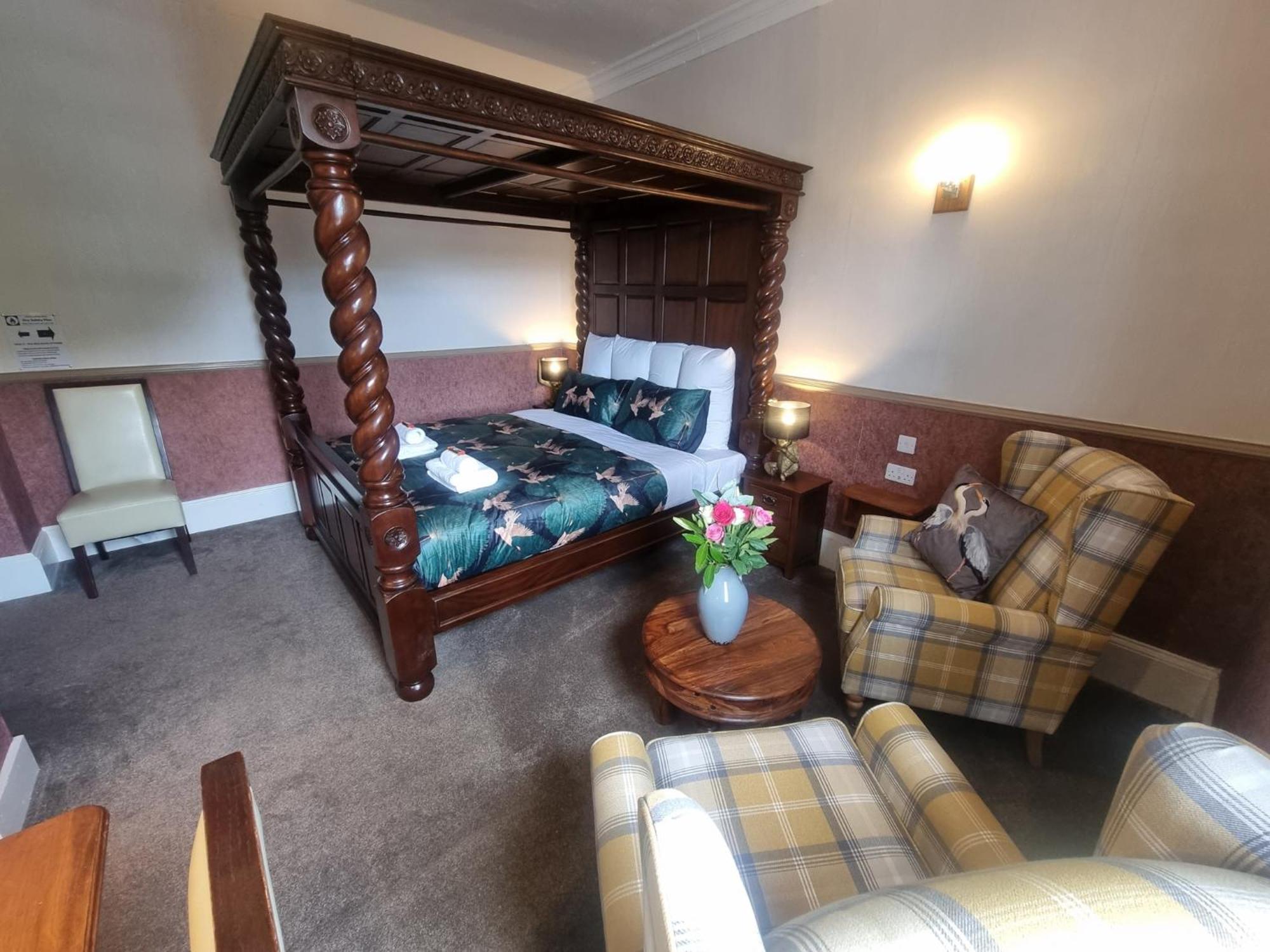 Roy Bridge Hotel Fort William Exteriör bild