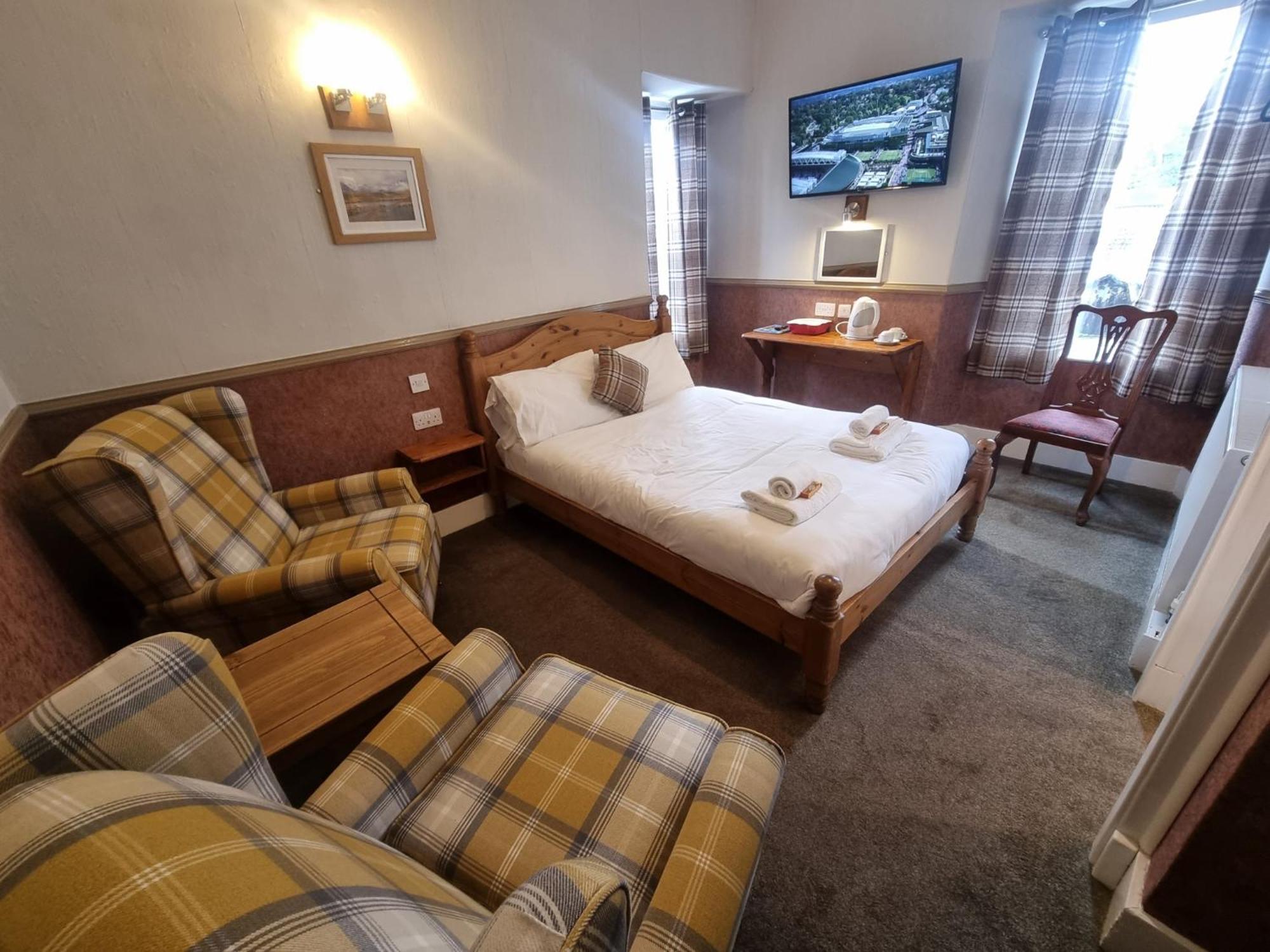 Roy Bridge Hotel Fort William Exteriör bild